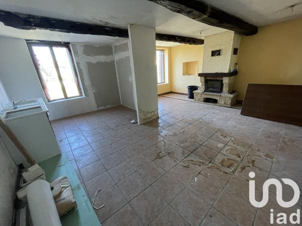 Maison de village 4 pièces de 110 m² à Floing (08200)