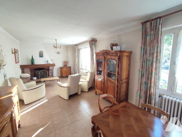Villa 4 pièces sur 912 m² de jardin