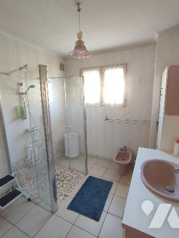 Villa 4 pièces sur 912 m² de jardin