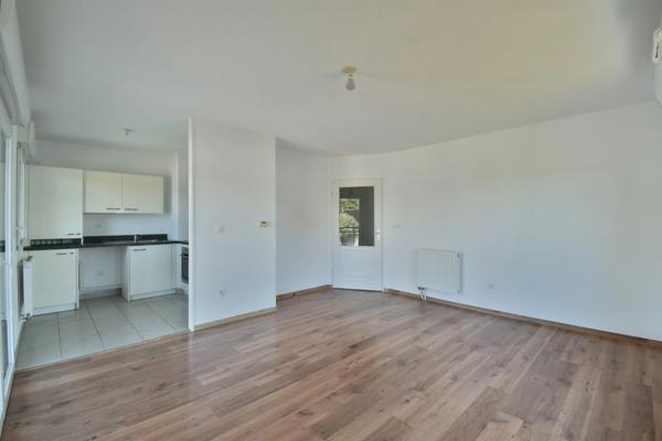 Saint-André-lez-Lille (Quartier Ouest) – T2 de 47 m² avec balcon, ascenseur et parking privatif
