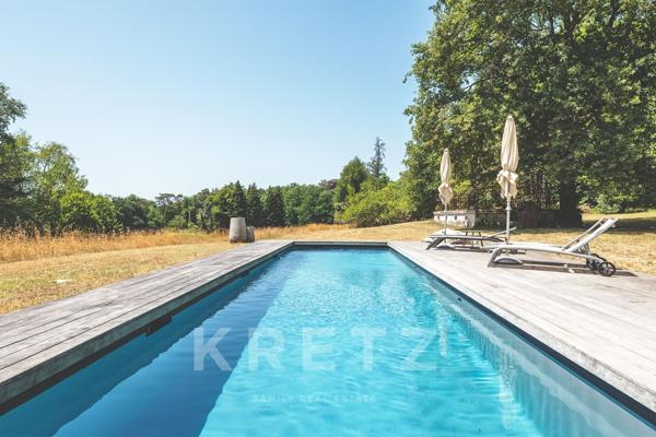 Château d’exception de 900 m² au cœur de 7 hectares de nature préservée, avec piscine