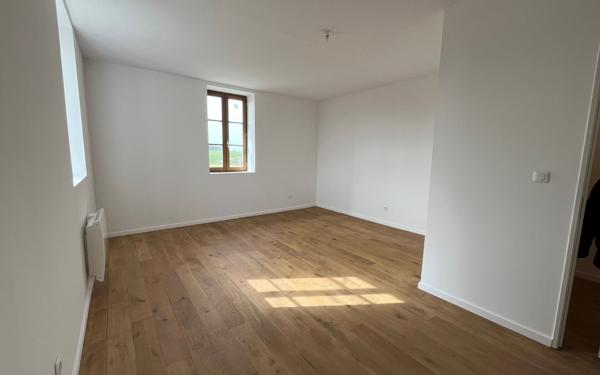 Maison à louer    7 pièces • 188 m2 Flavignac