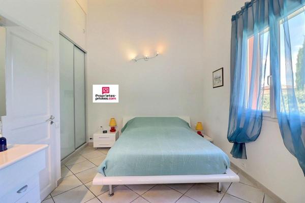 Maison Le Beausset 6 pièce(s) 137 m2 avec garage et Piscine