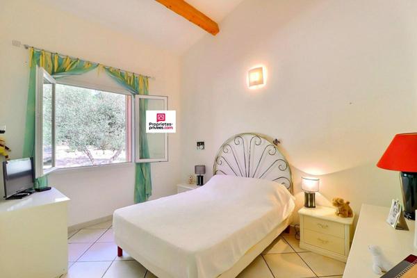 Maison Le Beausset 6 pièce(s) 137 m2 avec garage et Piscine