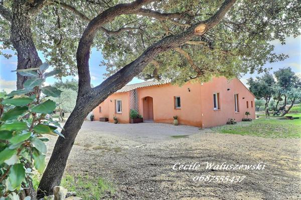 Maison Le Beausset 6 pièce(s) 137 m2 avec garage et Piscine