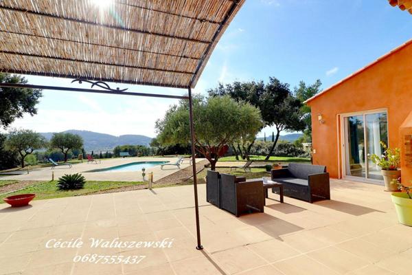 Maison Le Beausset 6 pièce(s) 137 m2 avec garage et Piscine