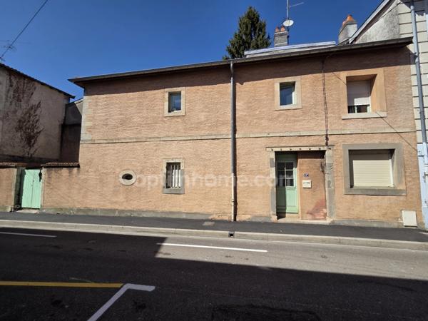A VENDRE ENSEMBLE A RAPPORT LOCATIF COMPOSE D'UN IMMEUBLE ET D'UNE MAISON PROCHE DU CENTRE VILLE DE VERDUN