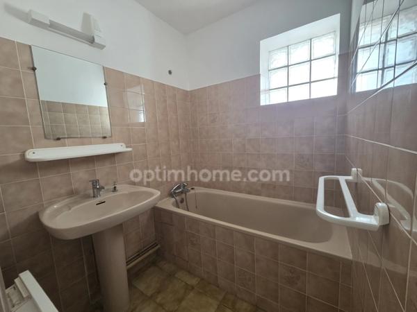 A VENDRE ENSEMBLE A RAPPORT LOCATIF COMPOSE D'UN IMMEUBLE ET D'UNE MAISON PROCHE DU CENTRE VILLE DE VERDUN