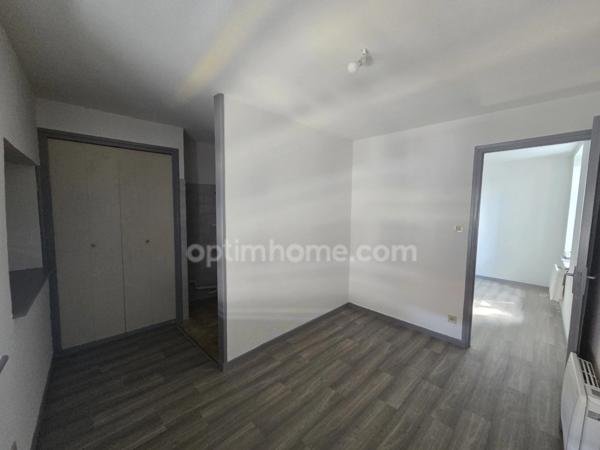 A VENDRE ENSEMBLE A RAPPORT LOCATIF COMPOSE D'UN IMMEUBLE ET D'UNE MAISON PROCHE DU CENTRE VILLE DE VERDUN