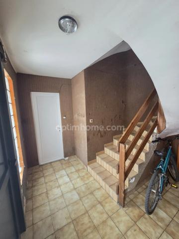 A VENDRE ENSEMBLE A RAPPORT LOCATIF COMPOSE D'UN IMMEUBLE ET D'UNE MAISON PROCHE DU CENTRE VILLE DE VERDUN