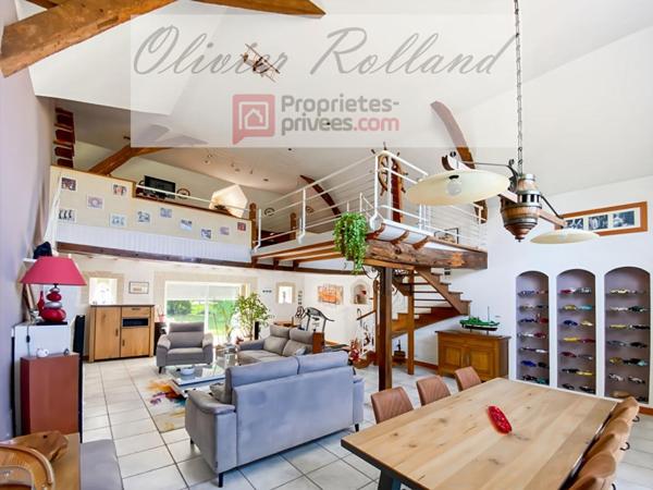 Magnifique longère rénovée avec goût au coeur d'un superbe parc