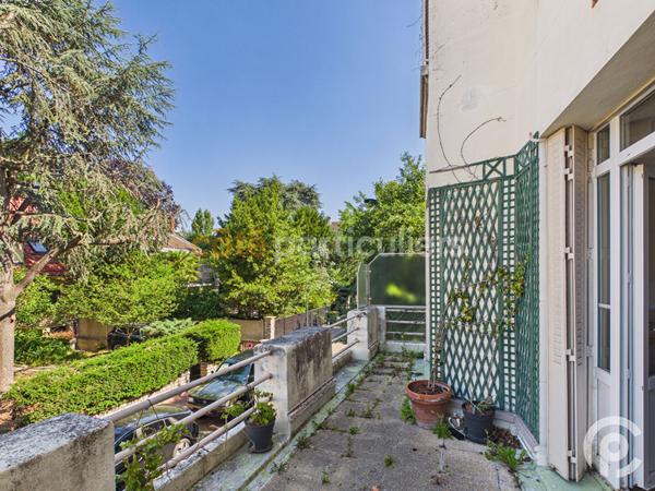 Vente
                Appartement49,39 m² - 2 Pièces -
                    CLAMART (92140)