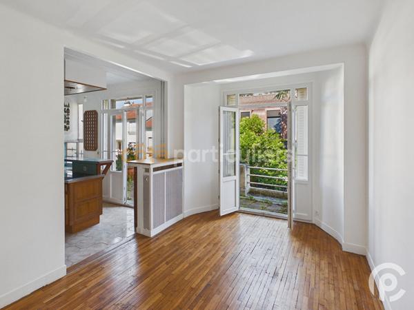 Vente
                Appartement49,39 m² - 2 Pièces -
                    CLAMART (92140)