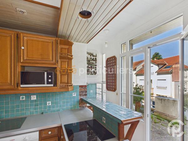 Vente
                Appartement49,39 m² - 2 Pièces -
                    CLAMART (92140)