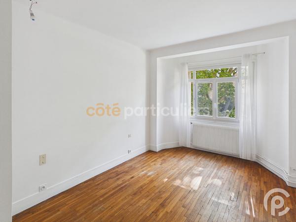 Vente
                Appartement49,39 m² - 2 Pièces -
                    CLAMART (92140)