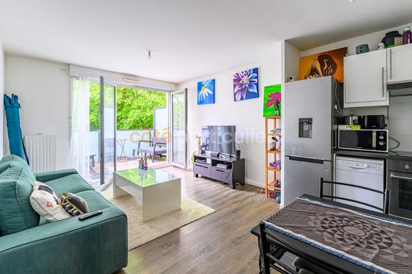Vente
                Appartement42,49 m² - 2 Pièces -
                    THORIGNY SUR MARNE (77400)