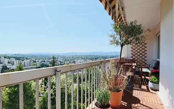 Appartement à vendre    5 pièces • 115 m2 Tassin-la-Demi-Lune