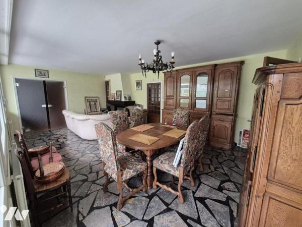 LE HAMEAU DES GREZILLIERES MAISON VASTE TERRAIN ARBORE