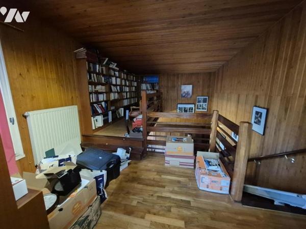 LE HAMEAU DES GREZILLIERES MAISON VASTE TERRAIN ARBORE