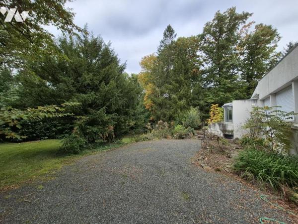 LE HAMEAU DES GREZILLIERES MAISON VASTE TERRAIN ARBORE