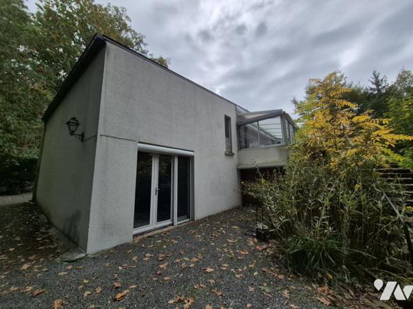 LE HAMEAU DES GREZILLIERES MAISON VASTE TERRAIN ARBORE