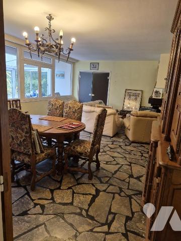 LE HAMEAU DES GREZILLIERES MAISON VASTE TERRAIN ARBORE