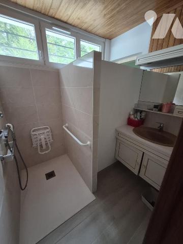 LE HAMEAU DES GREZILLIERES MAISON VASTE TERRAIN ARBORE