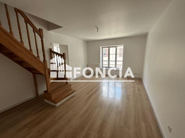 Location Appartement 4 pièces 72.9 m² - 94 RUE DU COMMERCE Saint Germain De Joux 01130