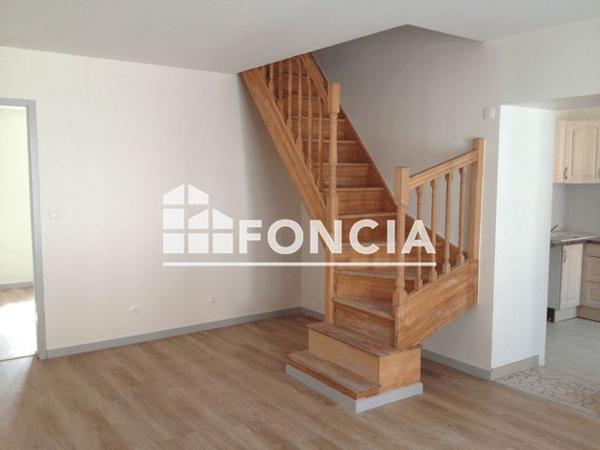 Location Appartement 4 pièces 72.9 m² - 94 RUE DU COMMERCE Saint Germain De Joux 01130