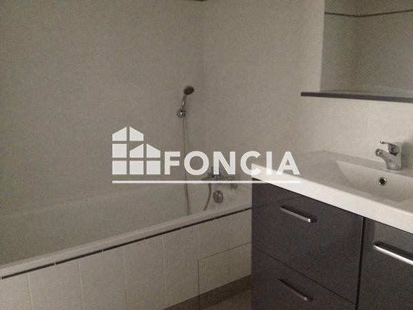 Location Appartement 4 pièces 72.9 m² - 94 RUE DU COMMERCE Saint Germain De Joux 01130