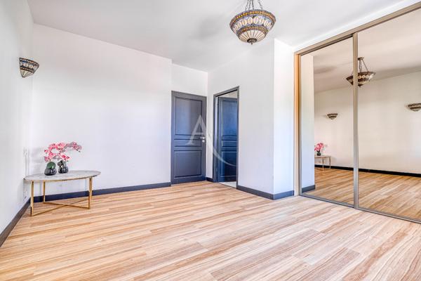 Propriété d'exception aux portes de Paris