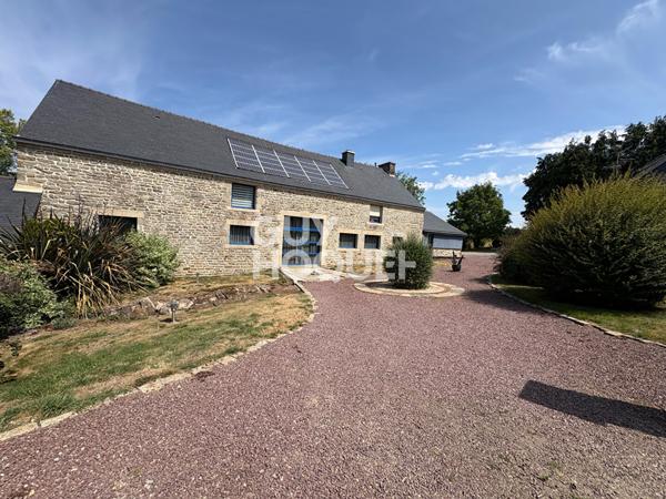 Propriété de caractère avec piscine, 4 000 m² de terrain et maison indépendante à MONTERBLANC