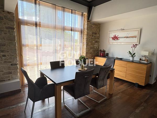 Propriété de caractère avec piscine, 4 000 m² de terrain et maison indépendante à MONTERBLANC