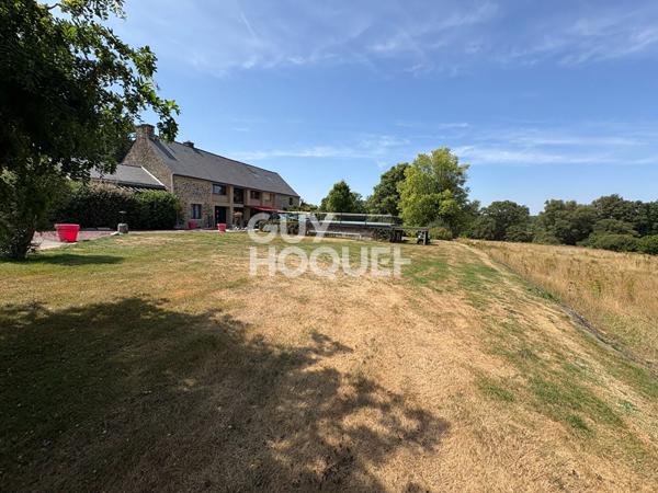 Propriété de caractère avec piscine, 4 000 m² de terrain et maison indépendante à MONTERBLANC