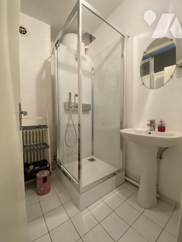 A VENDRE APPARTEMENT T3 CAVE ET PARKING RUE DES POSTES LILLE 