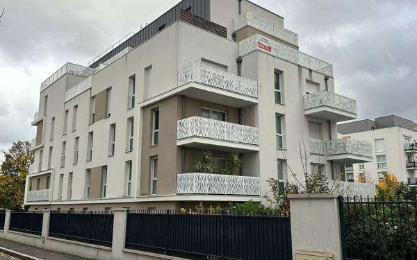 Appartement à louer    1 pièce • 33 m2 Épinay-sur-Seine