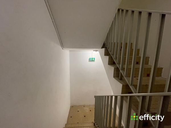 Immeuble 23 pièces - 975 m²