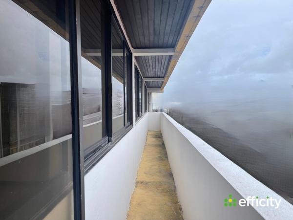 Immeuble 23 pièces - 975 m²