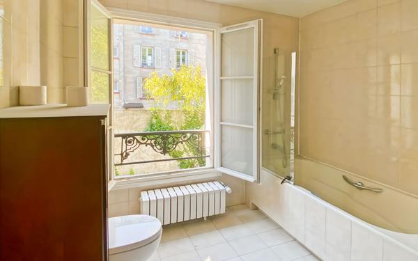 Maison à vendre    6 pièces •  Versailles