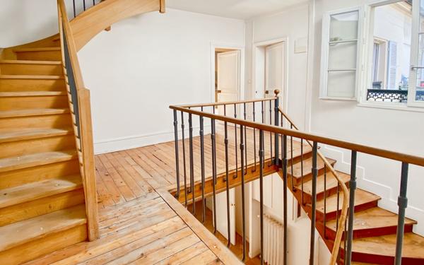 Maison à vendre    6 pièces •  Versailles