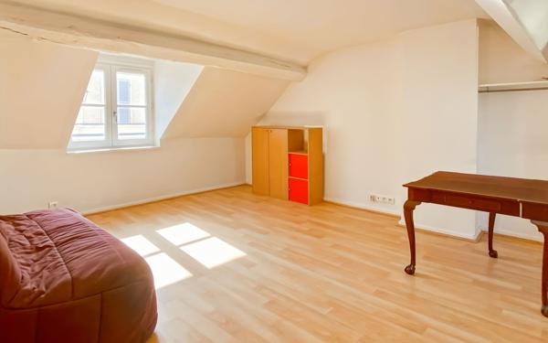 Maison à vendre    6 pièces •  Versailles