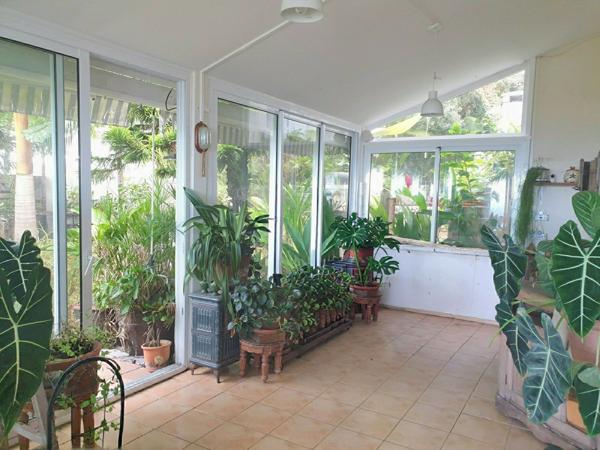 Villa 4 chambres avec dépendance sur la colline des camelias