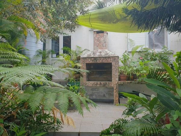Villa 4 chambres avec dépendance sur la colline des camelias