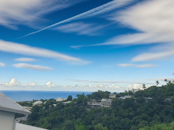 Villa 4 chambres avec dépendance sur la colline des camelias