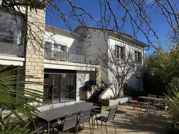 Villeneuve-lès-Avignon (30400) Maison des années 50