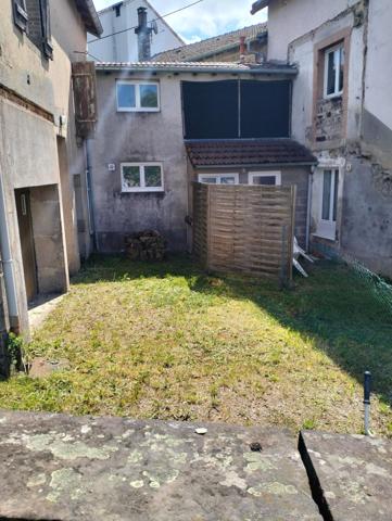 Ensemble immobilier avec immeuble de rapport terrain et maison à rénover