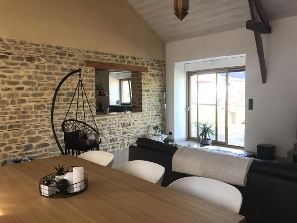 Belles prestations, maison en pierre rénovée