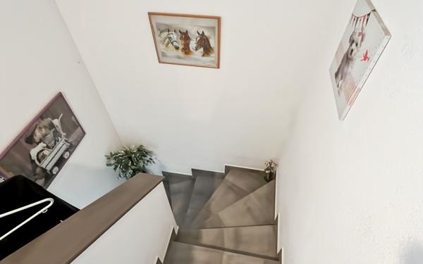 Maison à vendre    5 pièces • 89,30 m2 Saint-Donat-sur-l'Herbasse