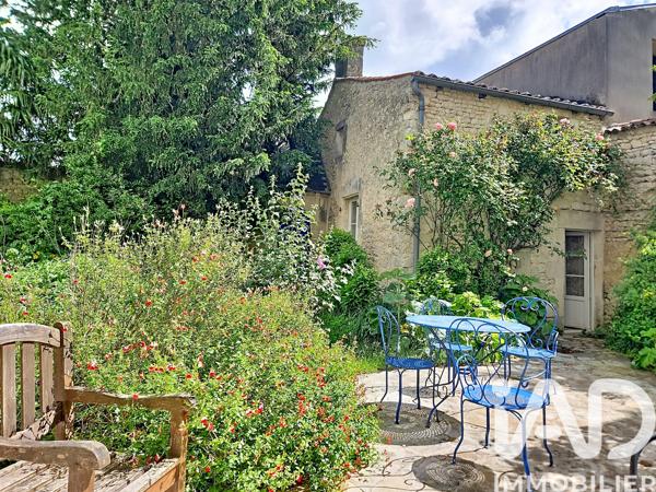 Maison à vendre 11 pièces 287 m² Saint-Jean-d'Angély