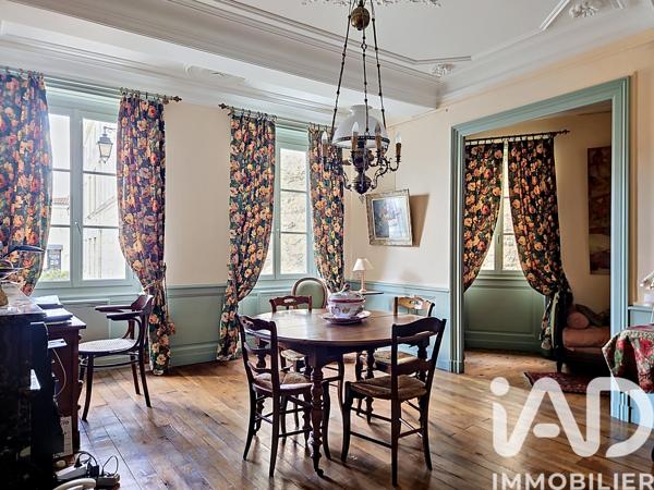 Maison à vendre 11 pièces 287 m² Saint-Jean-d'Angély